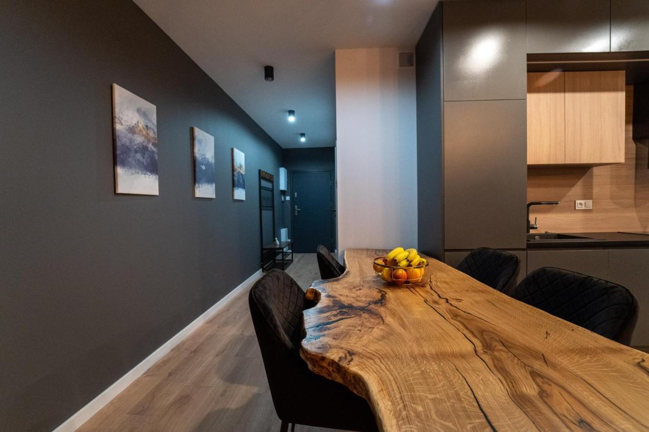 Panorama Capital Black Apartment *